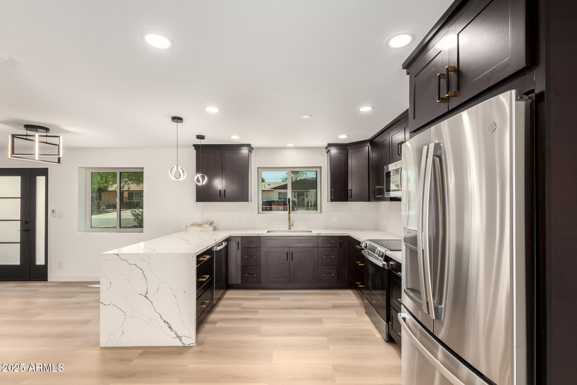 2210 East Everett Drive Phoenix, AZ 85022 - Photo 14 of 43 Kitchen