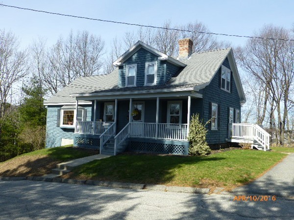 1 Cuba Road Worcester, MA 01603 - Photo 1 of 15 a front view of a house with garden