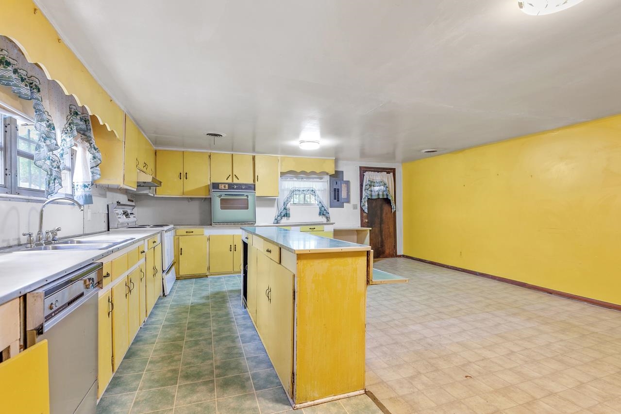 1976 William Reeves Road Tallahassee, FL 32312 - Photo 11 of 36 Gallery Image 11