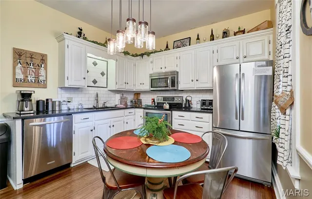 $1,275,000 | 214 East 1st Street, Hermann, MO 65041