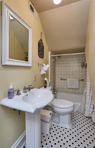 $1,275,000 | 214 East 1st Street, Hermann, MO 65041