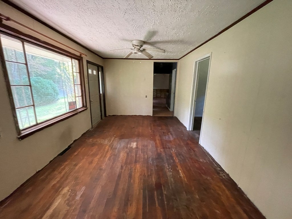 887 Upper Poore Valley Road Saltville, VA 24370 - Photo 8 of 41 Gallery Image 8