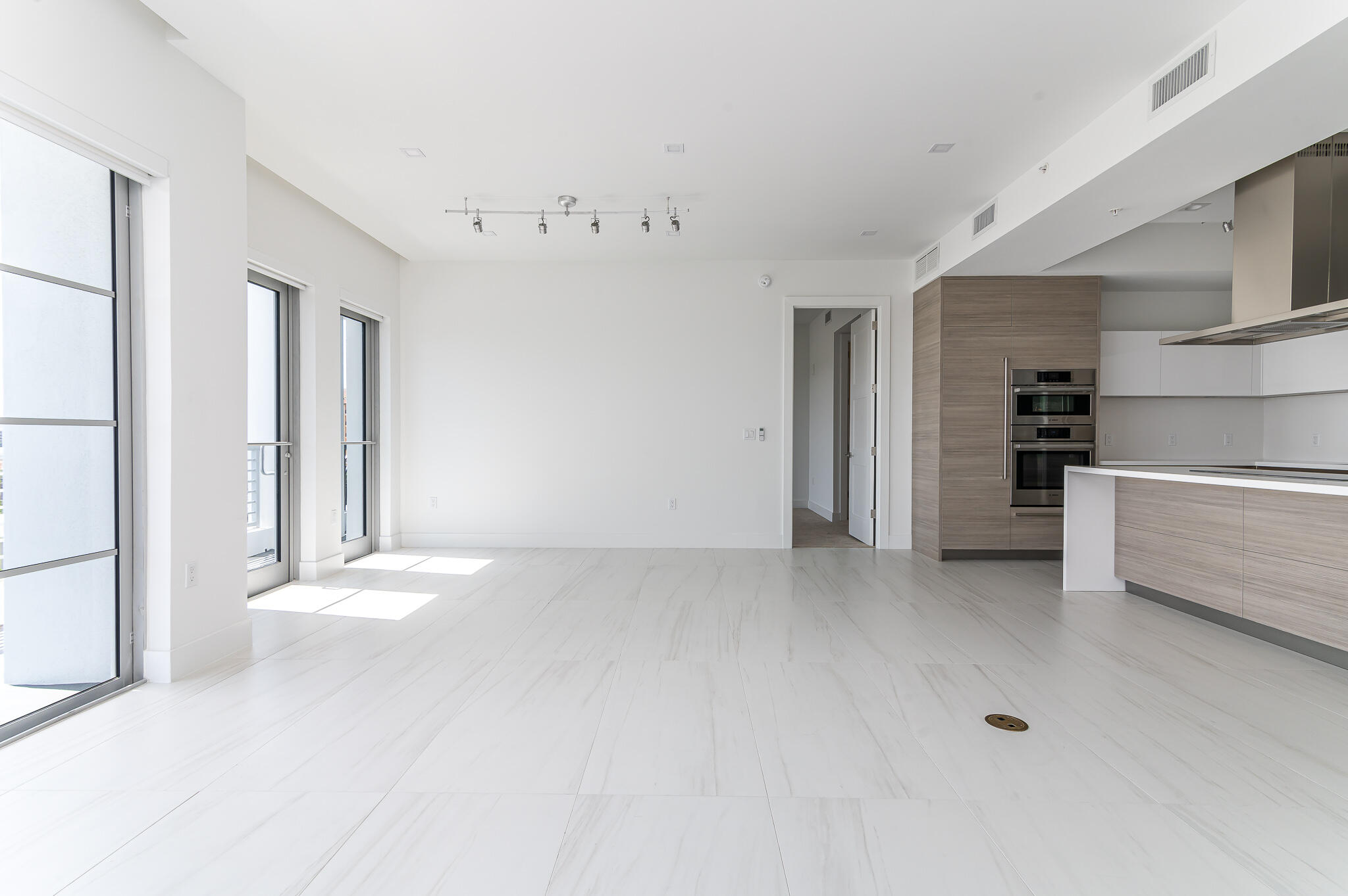 155 East Boca Raton Road, Unit 607 Boca Raton, FL 33432 - Photo 4 of 49 photo-3