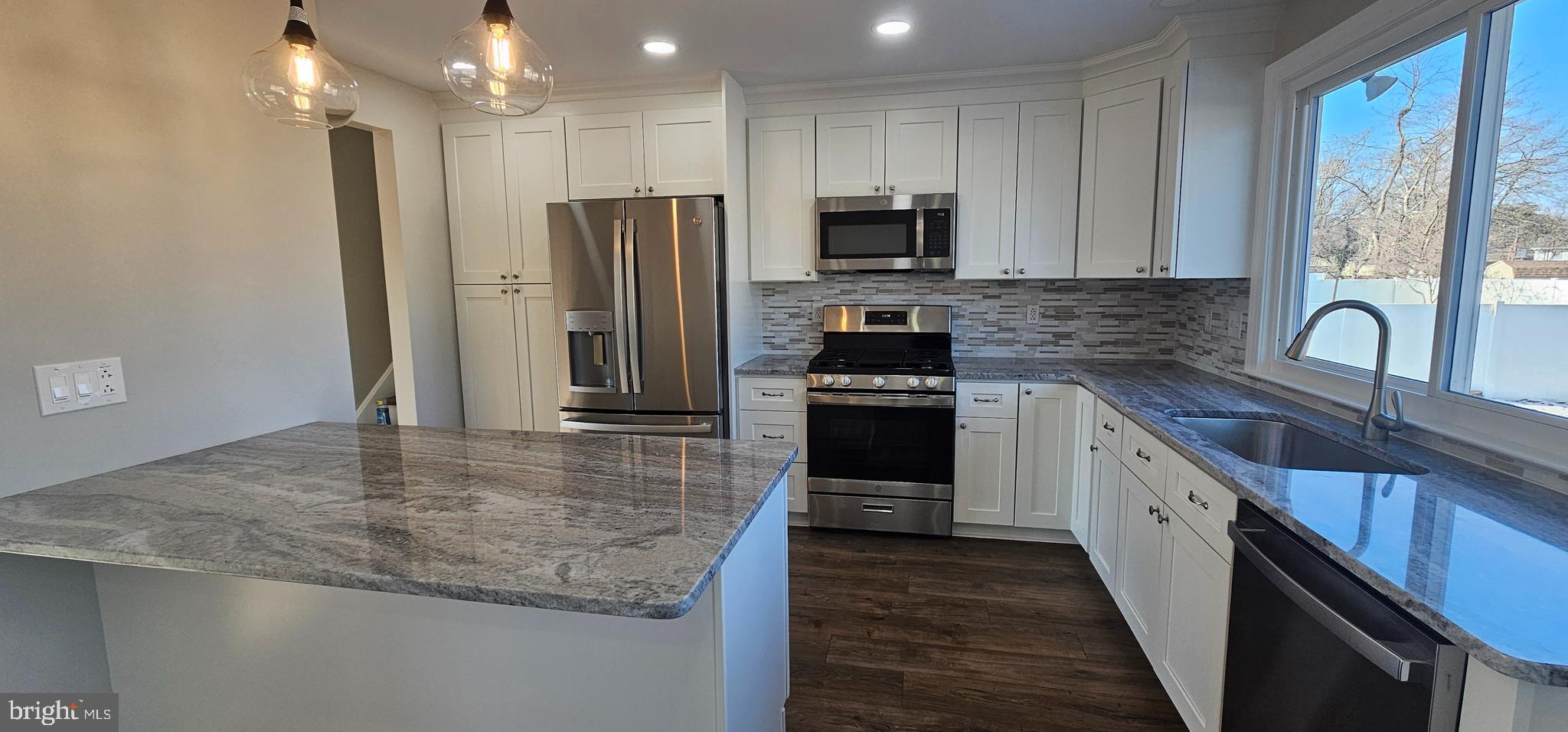 213 Powder Mill Road Edgewater Park, NJ 08010 - Photo 6 of 49 Gallery Image 6