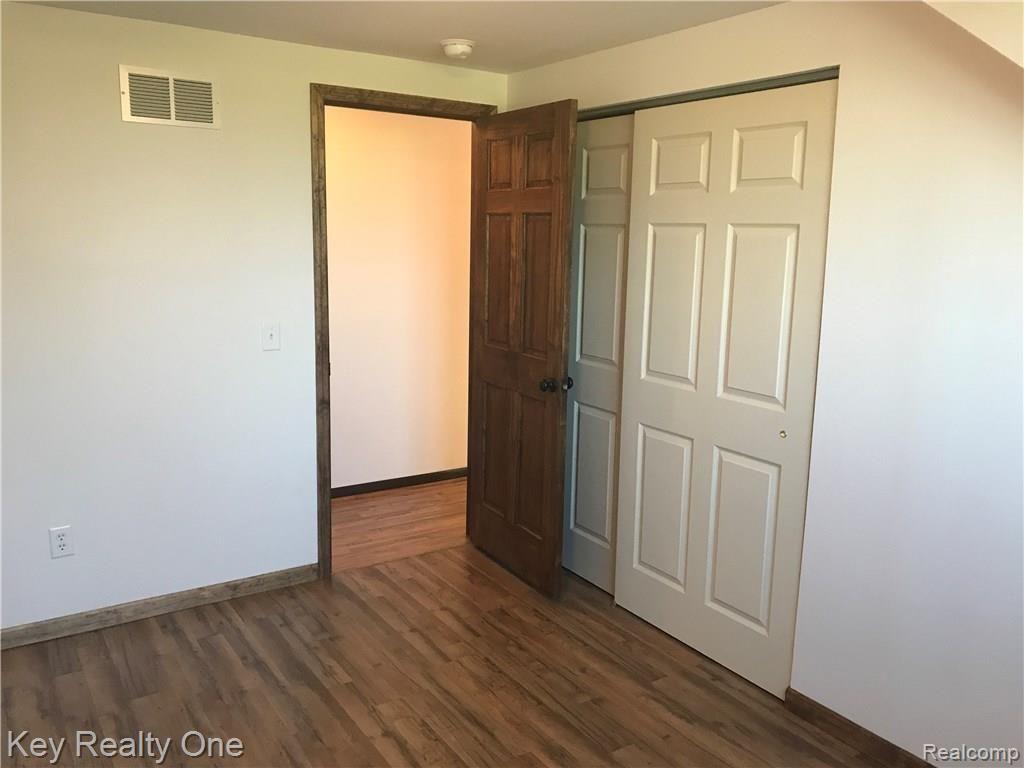 9025 Minx Road Temperance, MI 48182 - Photo 23 of 47 Bedroom 3 (13x12)