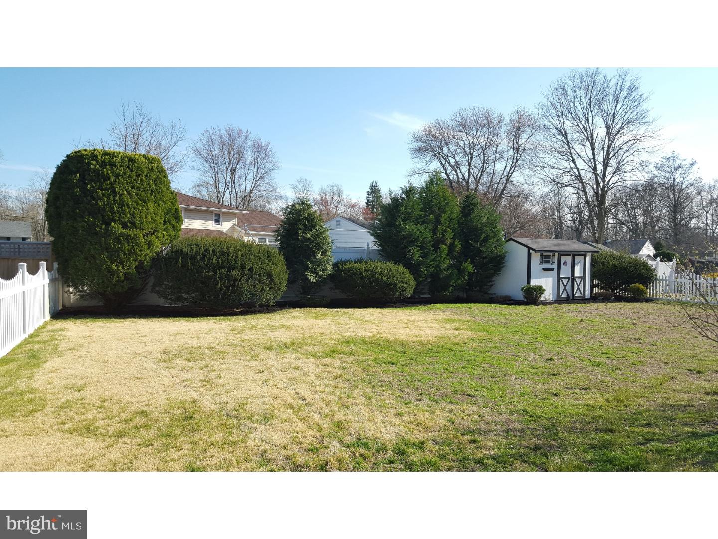 45 Saratoga Road Stratford, NJ 08084 - Photo 5 of 21 Exterior Back