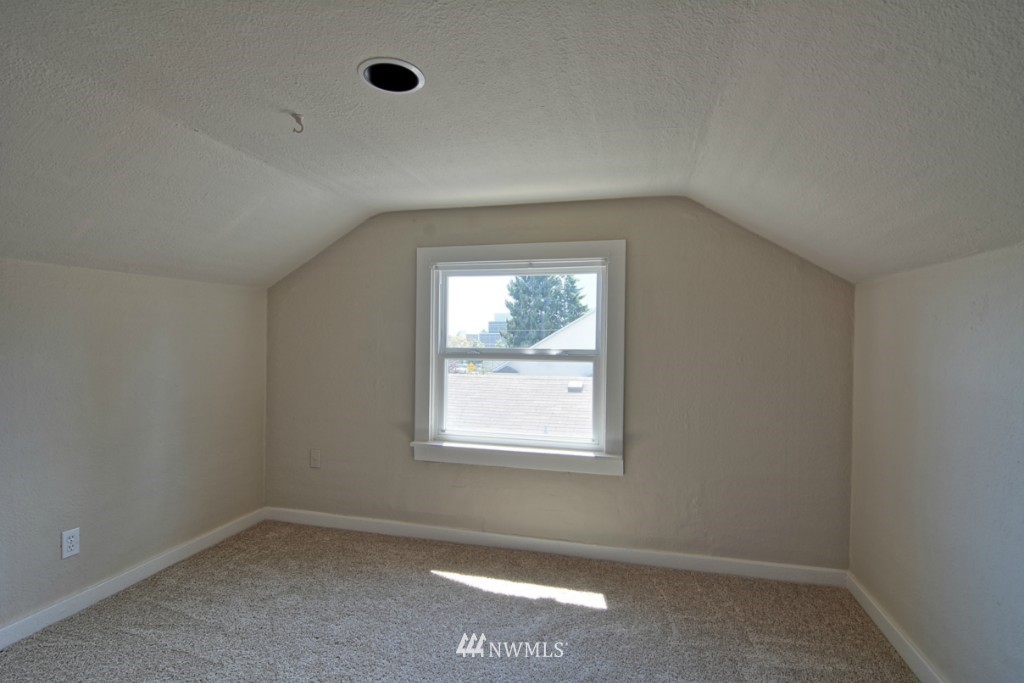 1026 Rockefeller Avenue Everett, WA 98201 - Photo 12 of 14 Gallery Image 12