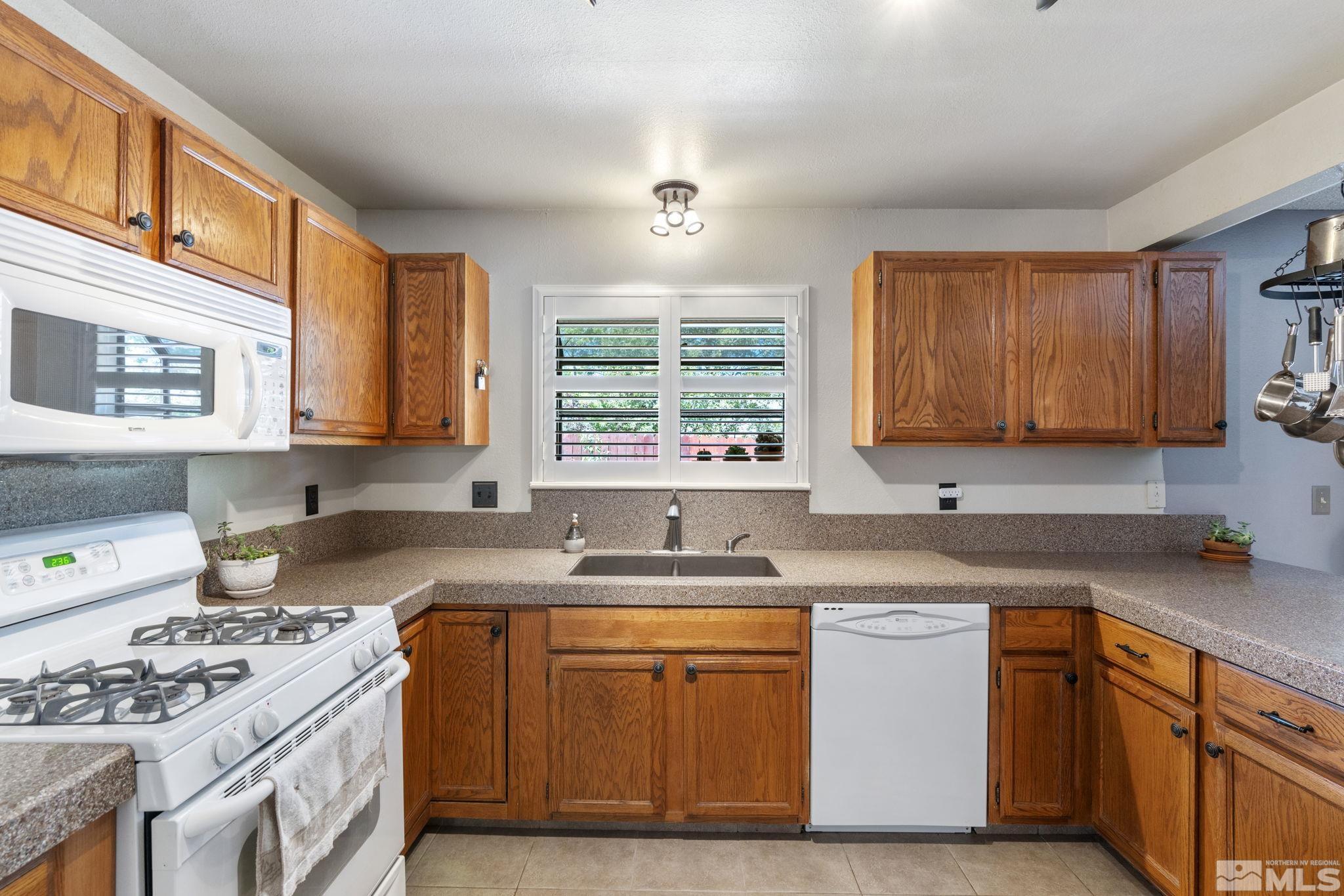1594 Ridgegate Circle Reno, NV 89523 - Photo 8 of 39 Photo 8