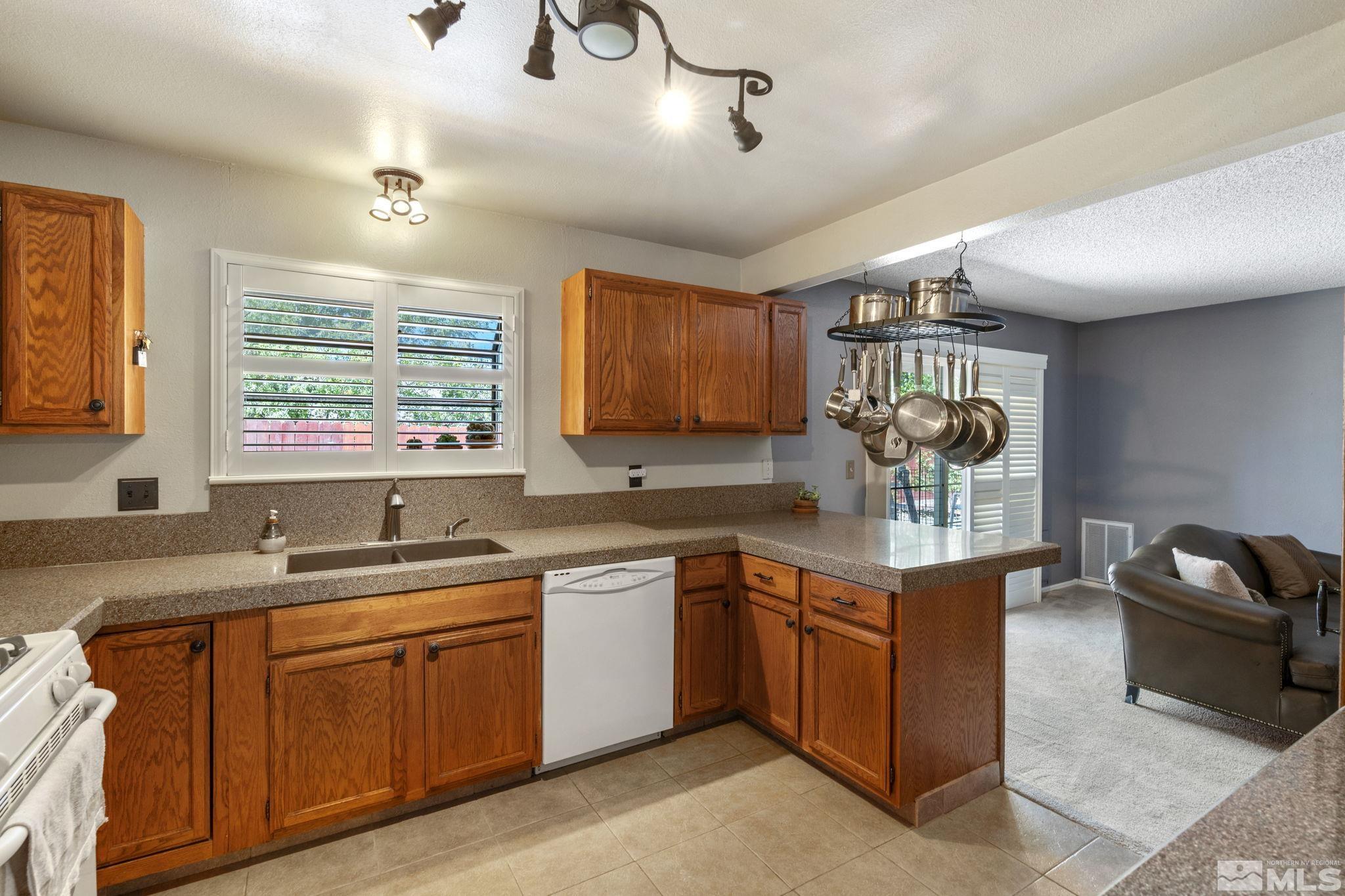 1594 Ridgegate Circle Reno, NV 89523 - Photo 9 of 39 Photo 9
