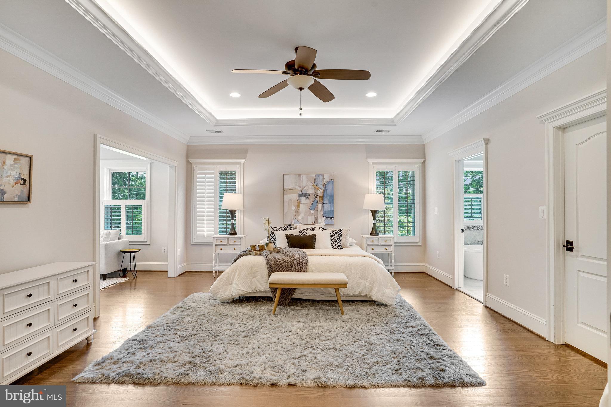 920 Ninovan Road Southeast Vienna, VA 22180 - Photo 21 of 44 a living room with furniture and a rug
