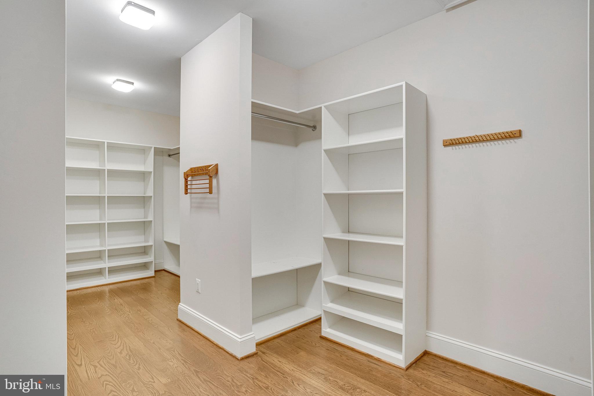920 Ninovan Road Southeast Vienna, VA 22180 - Photo 29 of 44 a view of an empty room with empty shelves