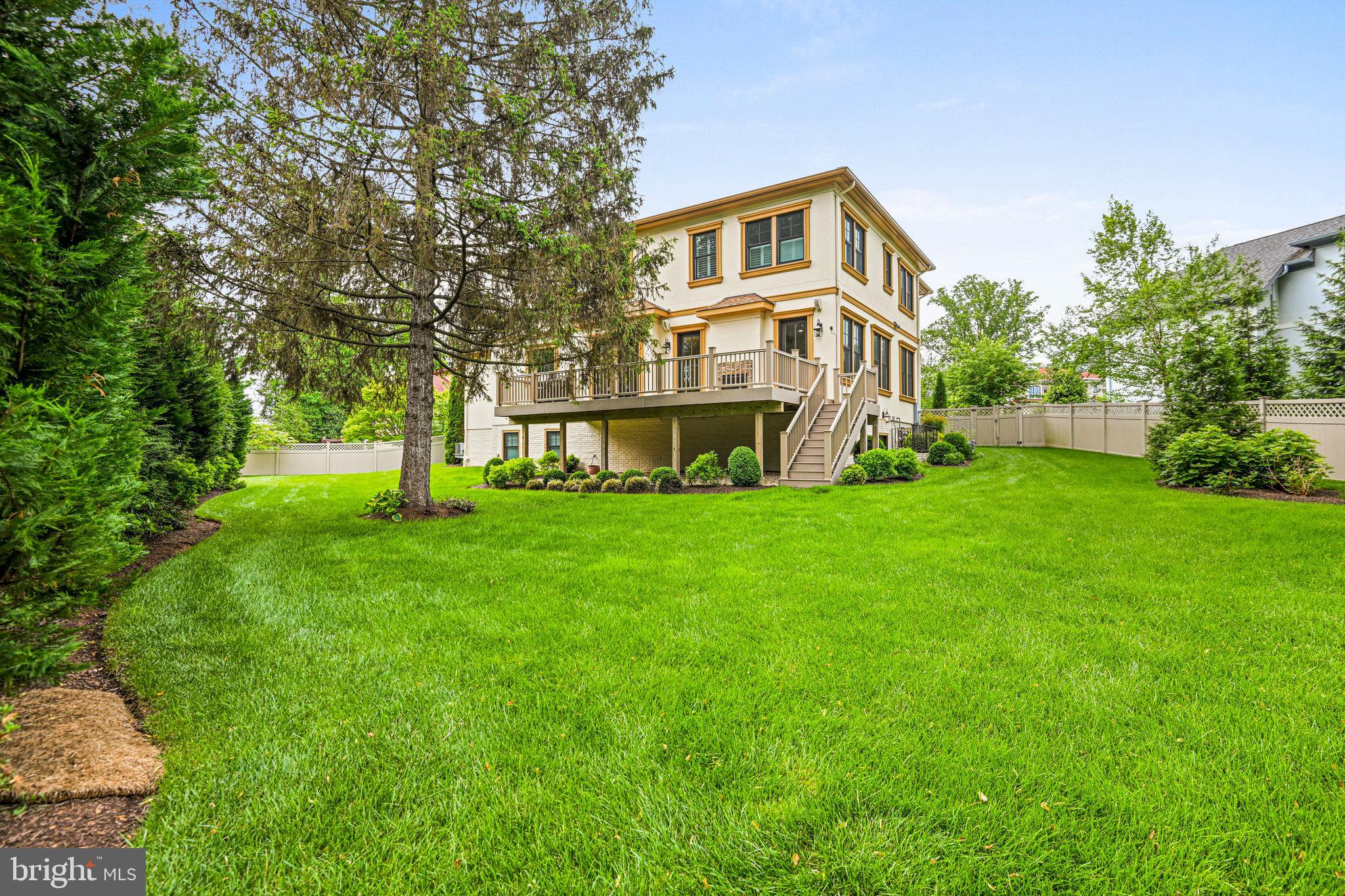 920 Ninovan Road Southeast Vienna, VA 22180 - Photo 44 of 44 a front view of a house with a yard