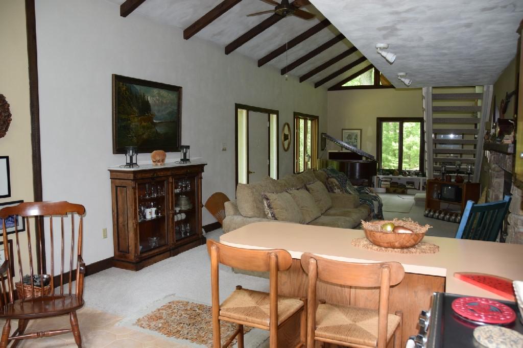 6740 Raintree Road Roanoke, VA 24018 - Photo 2 of 27 DSC_0183