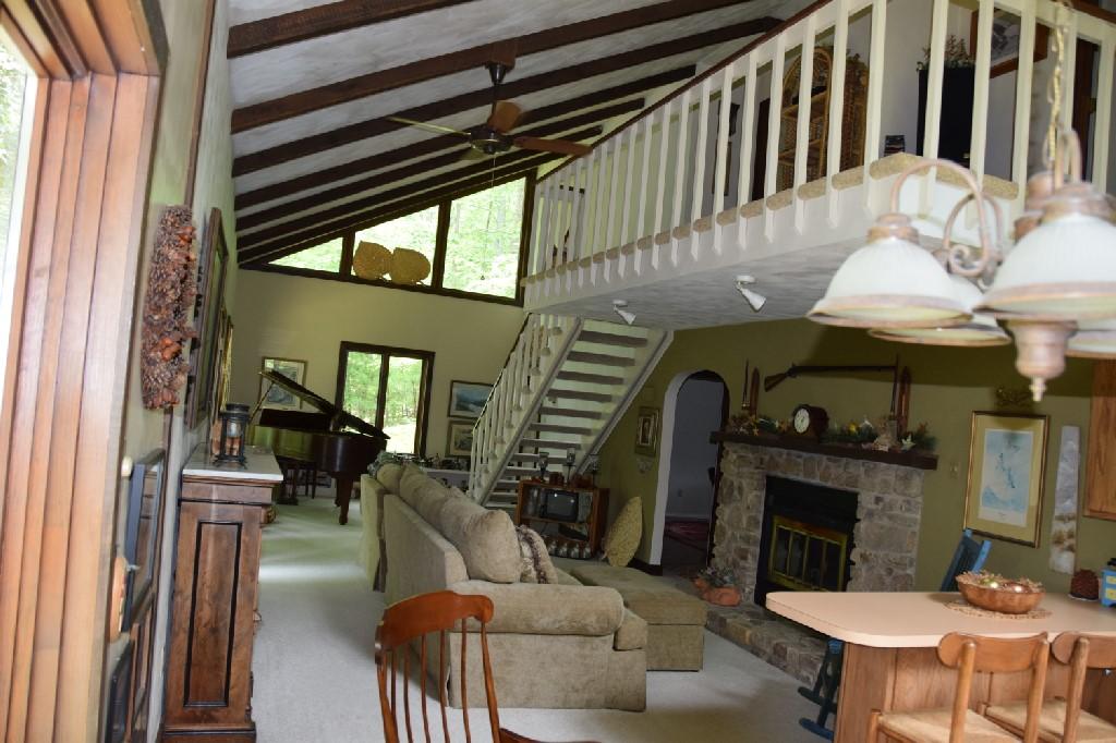 6740 Raintree Road Roanoke, VA 24018 - Photo 3 of 27 DSC_0184