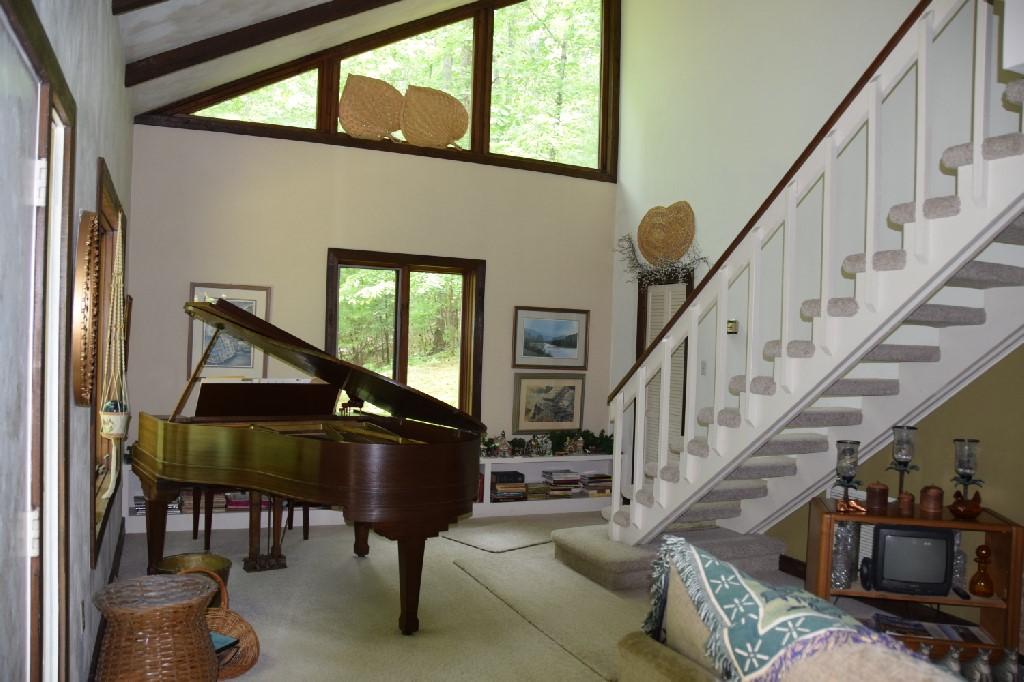 6740 Raintree Road Roanoke, VA 24018 - Photo 5 of 27 DSC_0187