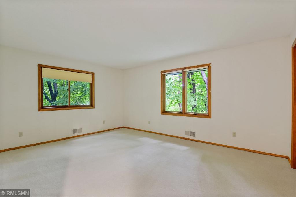18516 Timber Ridge Drive Minnetonka, MN 55345 - Photo 25 of 40