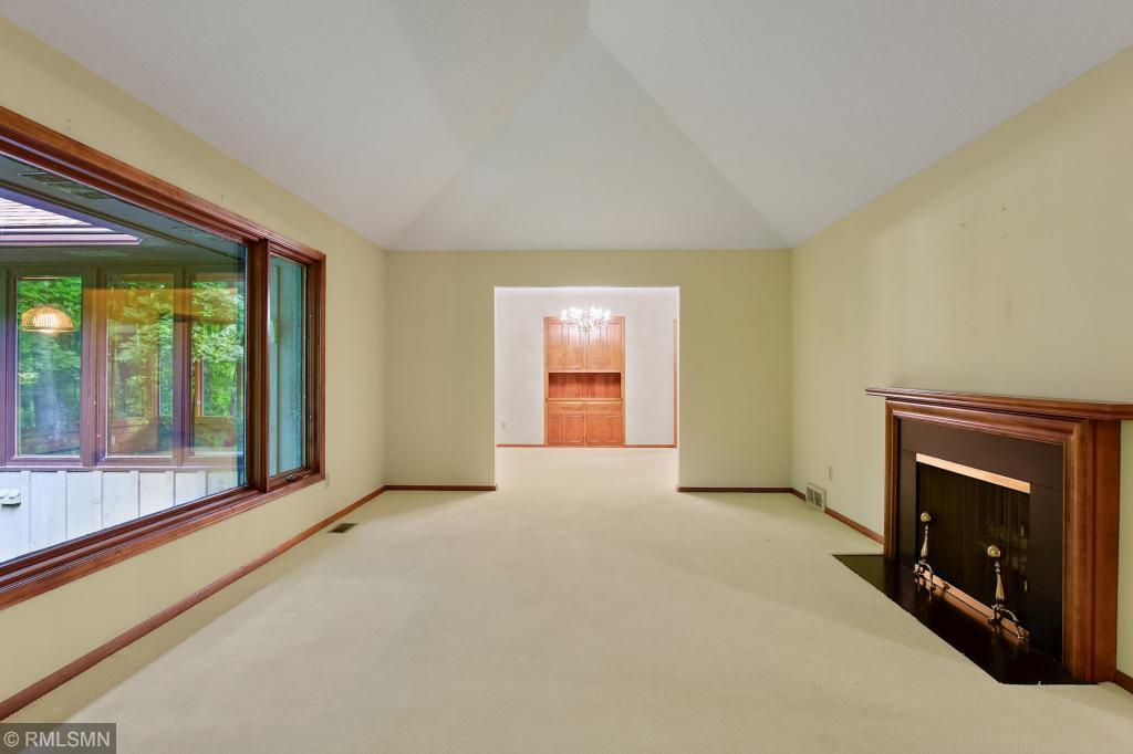 18516 Timber Ridge Drive Minnetonka, MN 55345 - Photo 8 of 40
