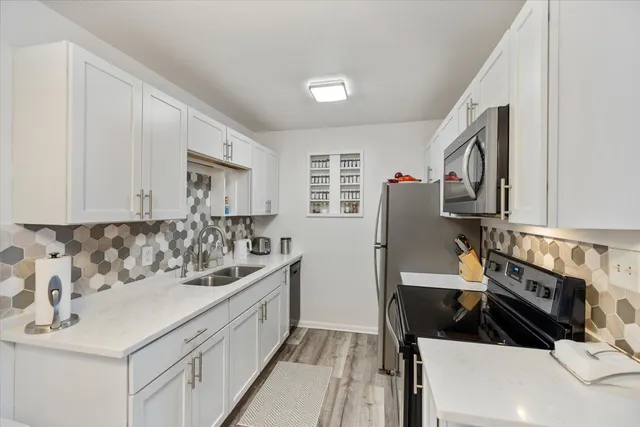 $118,900 | 9143 Highway 55, Unit 102, Golden Valley, MN 55427