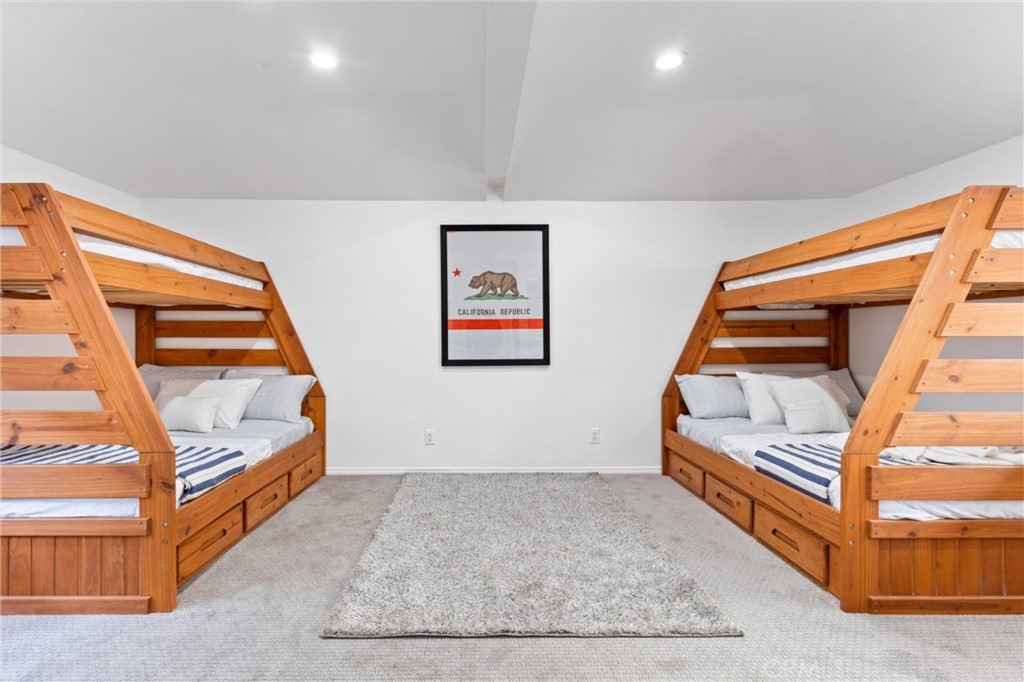 2804 West Oceanfront Newport Beach, CA 92663 - Photo 12 of 16 a view of entryway