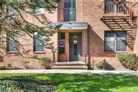 $319,998 | 47-22 215th Street, Unit 2B | Bayside