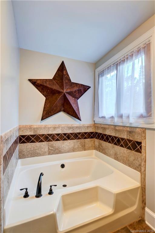 7158 Forest Ridge Road Matthews, NC 28104 - Photo 20 of 35 Gallery Image 20