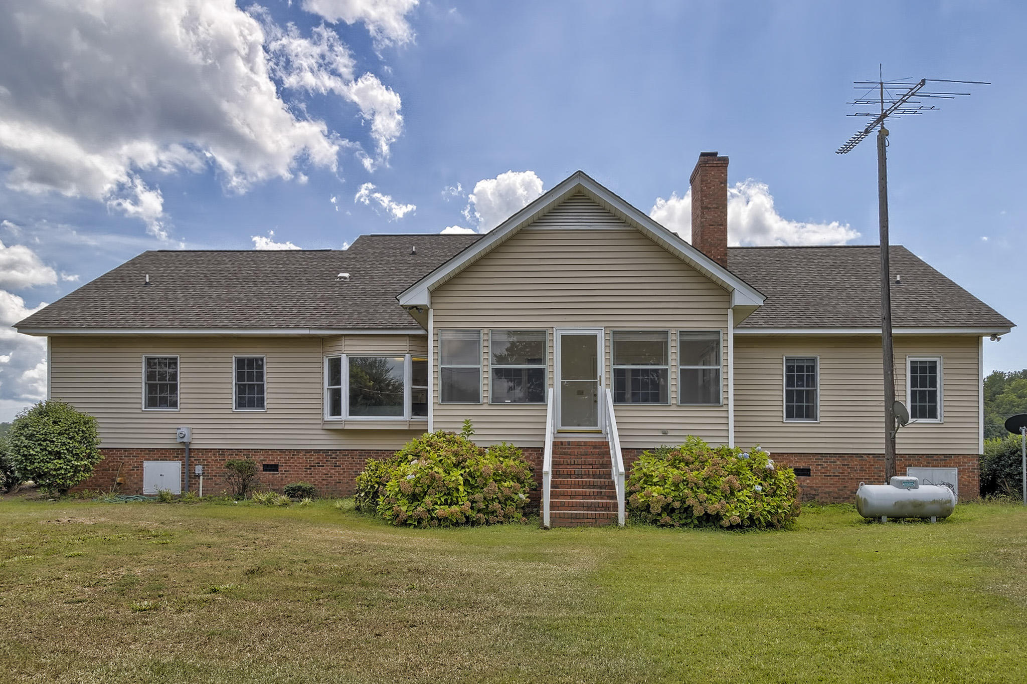 1704 Midway Road Elloree, SC 29047 - Photo 7 of 73 17504_28804_594996