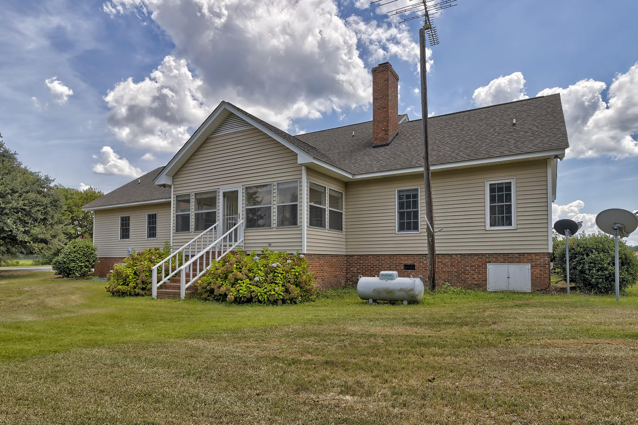 1704 Midway Road Elloree, SC 29047 - Photo 8 of 73 17504_28804_594997
