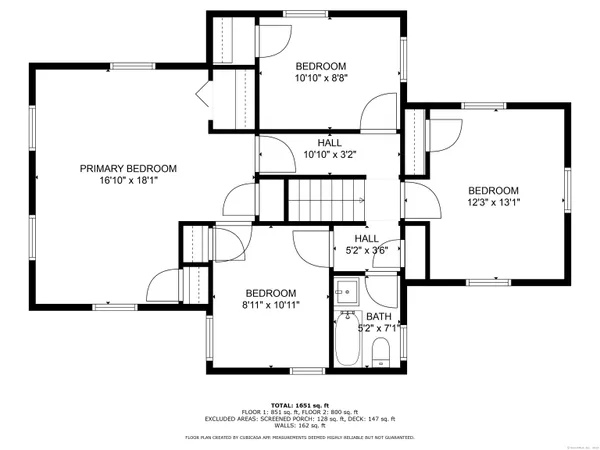 a picture of a book shelf