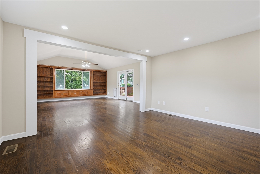 32 Falcon Street Worcester, MA 01603 - Photo 16 of 42