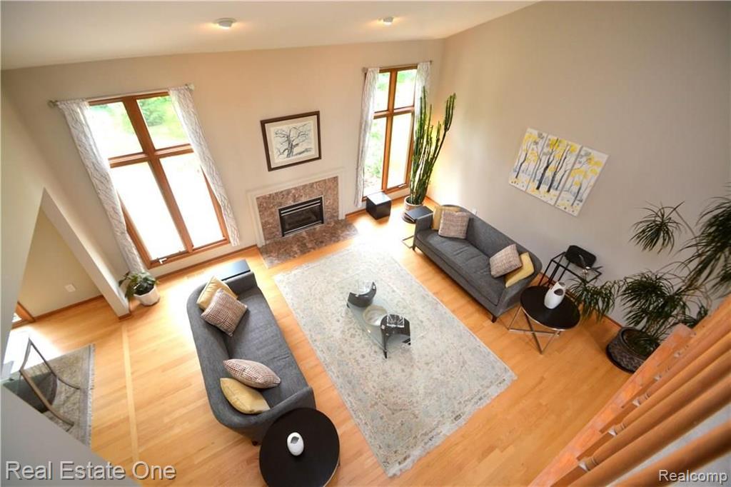 237 Windrift Rochester Hills, MI 48307 - Photo 3 of 21