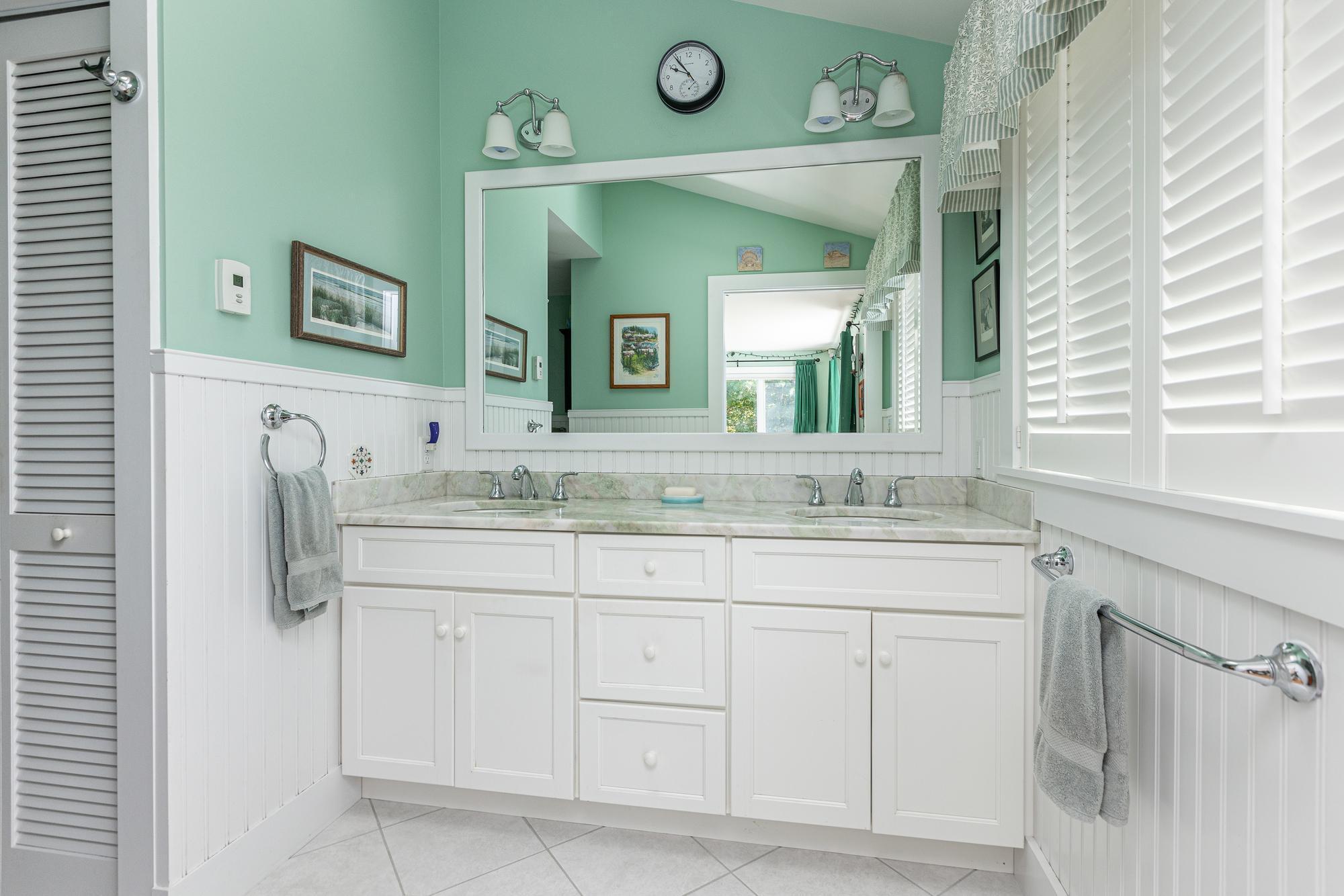 20 Clay Pits Road Scarborough, ME 04074 - Photo 19 of 105 20 Clay Pit_W5_015