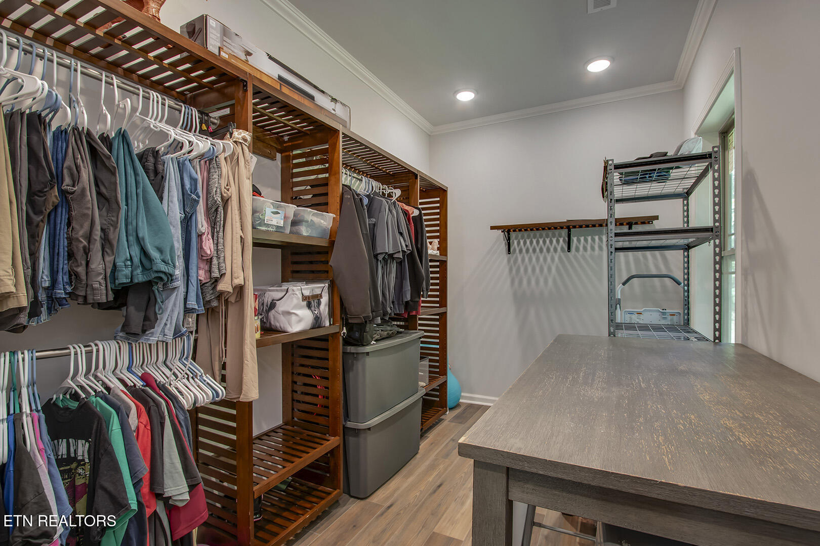 287 Cave Creek Road Loudon, TN 37774 - Photo 28 of 60 28_CaveCreekRoad_287_MasterCloset
