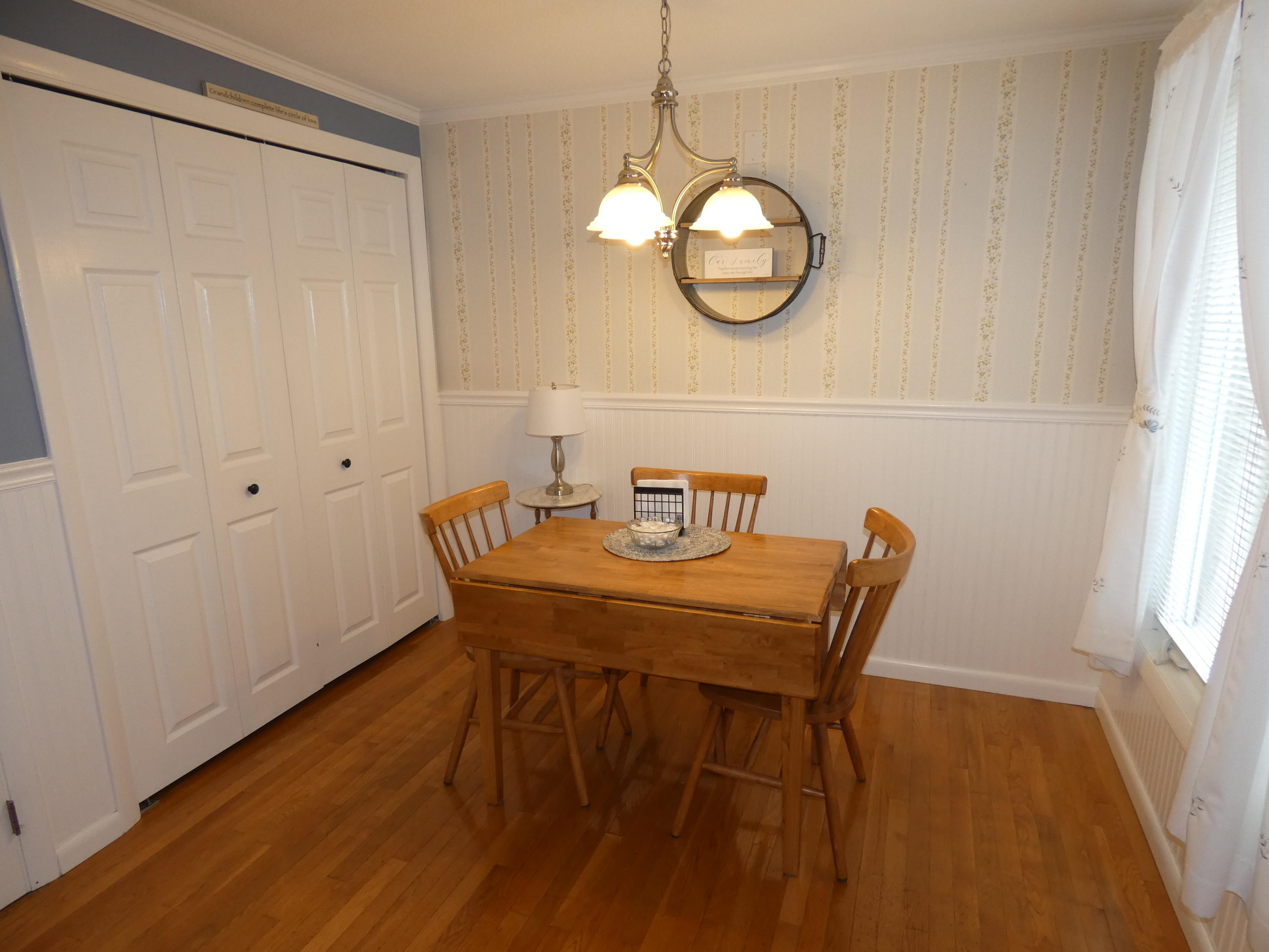8 Villa Road, Unit 8 Westbrook, ME 04092 - Photo 5 of 28 Dining Area