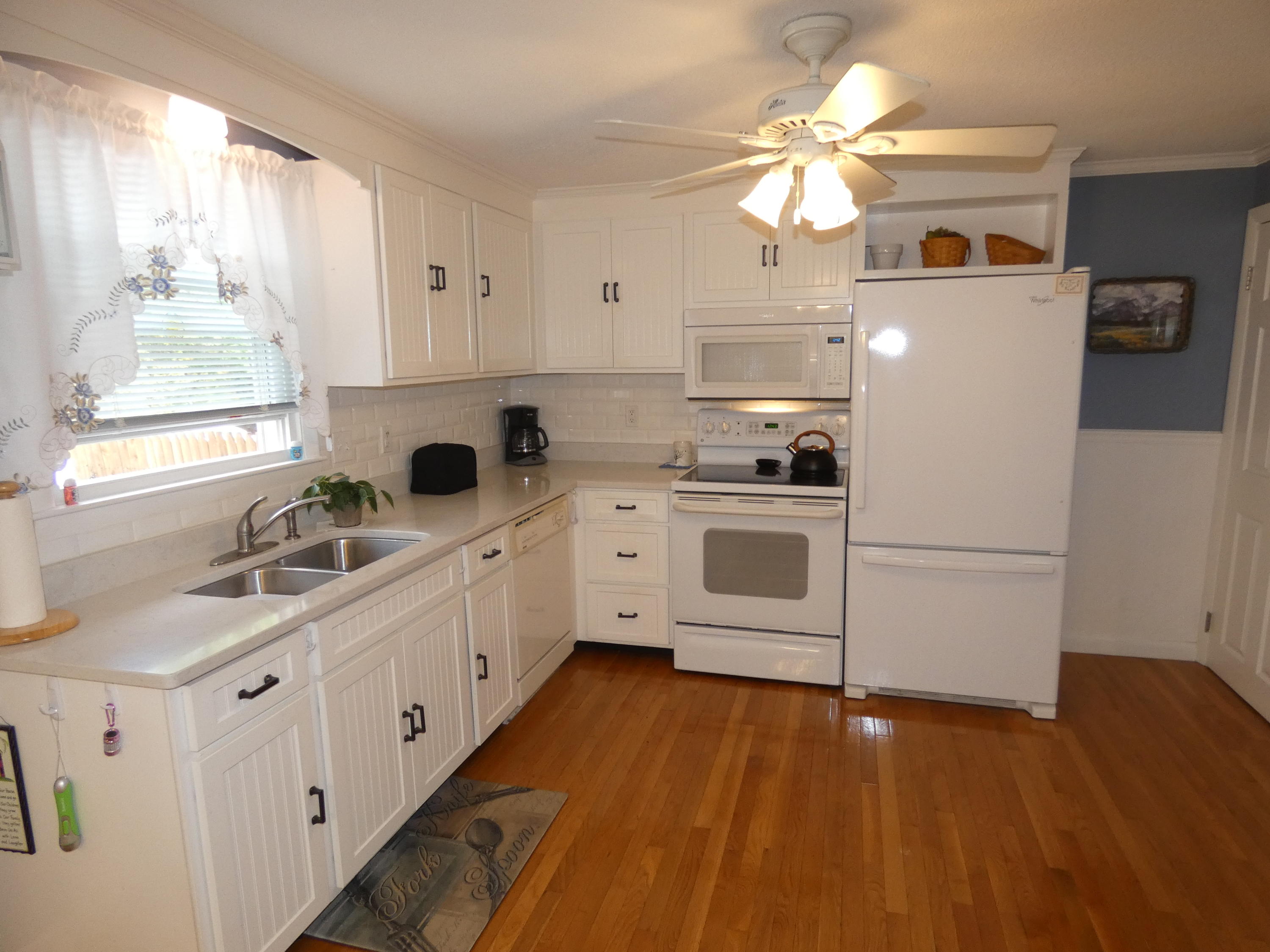 8 Villa Road, Unit 8 Westbrook, ME 04092 - Photo 7 of 28 Kitchen