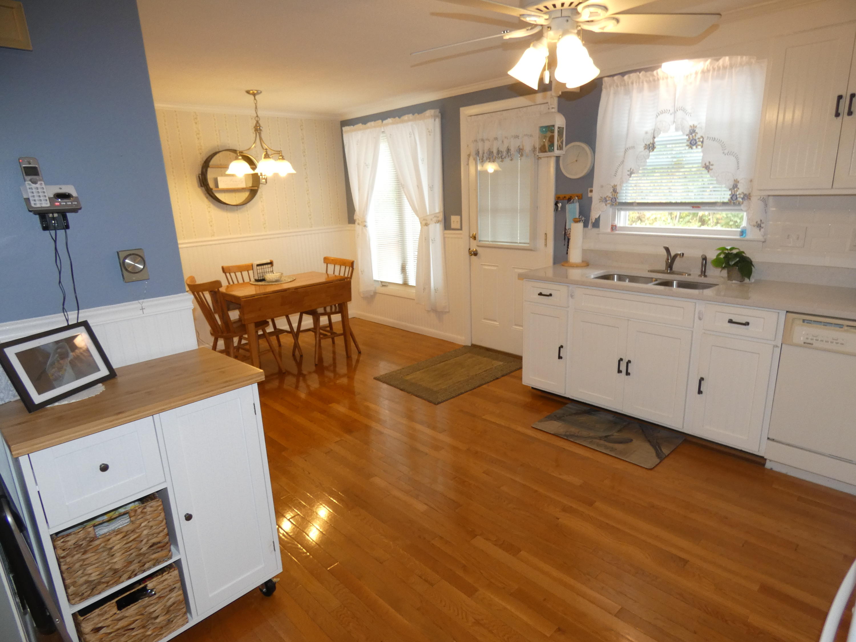 8 Villa Road, Unit 8 Westbrook, ME 04092 - Photo 9 of 28 Kitchen & Dining Area
