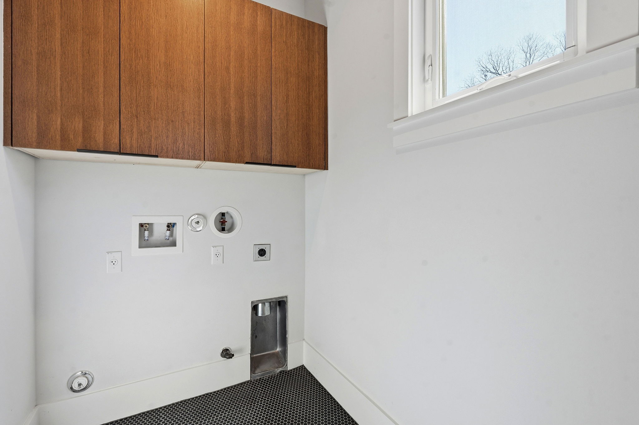 2921 Lyons Road, Unit 1 Austin, TX 78702 - Photo 17 of 20 a view of door