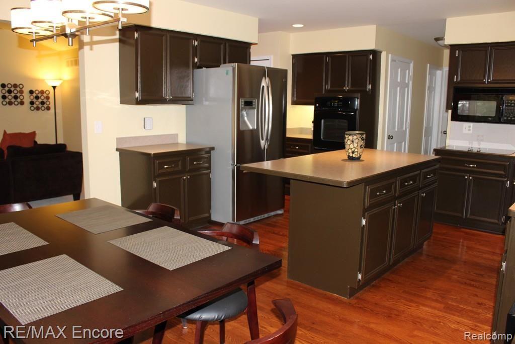 315 Rose Brier Drive Rochester Hills, MI 48309 - Photo 20 of 68