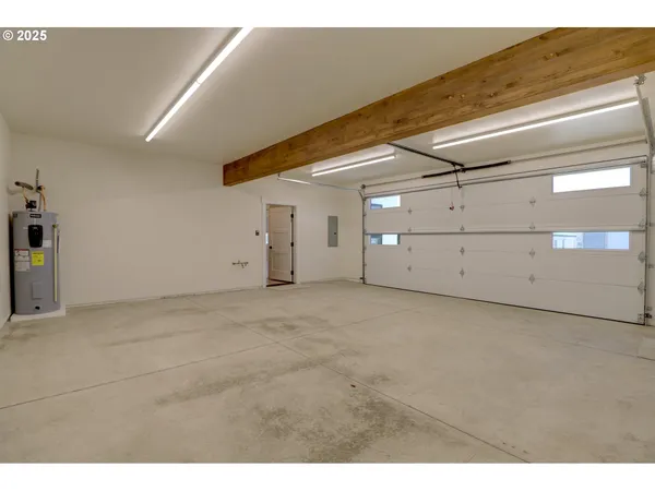 $519,990 | 211 Heisler Street, Dufur, OR 97021