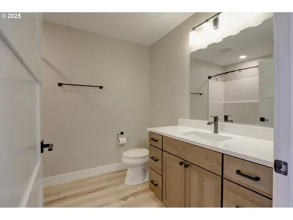 $519,990 | 211 Heisler Street, Dufur, OR 97021