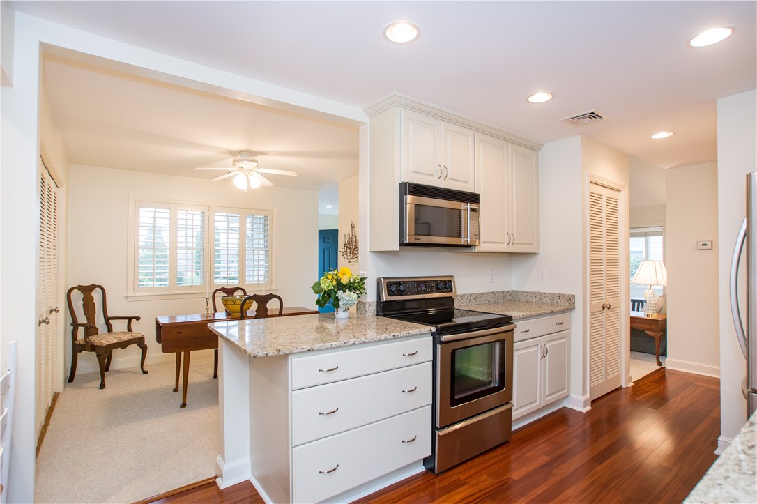 318 Corey Lane Middletown, RI 02842 - Photo 5 of 35