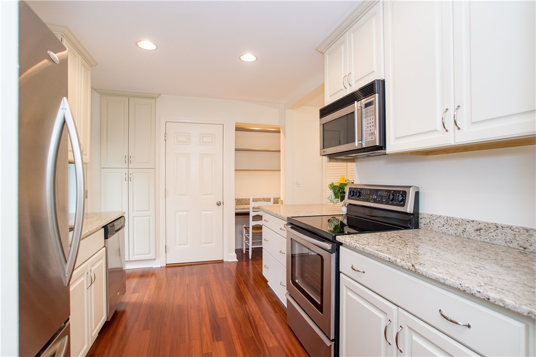 318 Corey Lane Middletown, RI 02842 - Photo 7 of 35