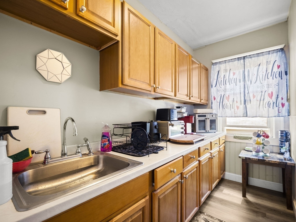 8 Douglas Street Worcester, MA 01603 - Photo 22 of 42