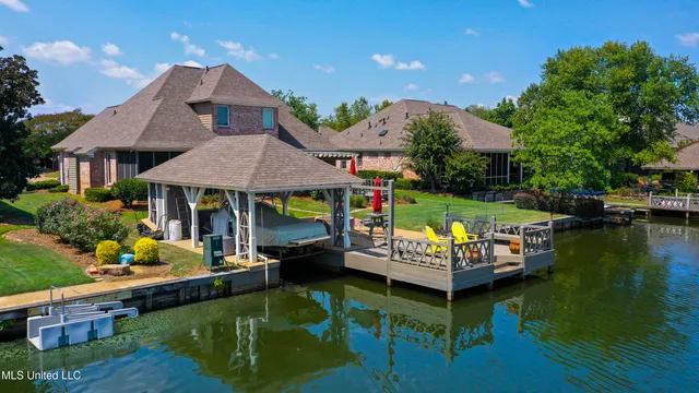 $744,900 | 154 Belle Pointe Circle, Unit POINTE, Madison, MS 39110