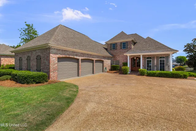 $744,900 | 154 Belle Pointe Circle, Unit POINTE, Madison, MS 39110