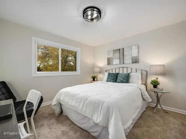 $319,990 | 932 North Wheeling Road, Mount Prospect, IL 60056