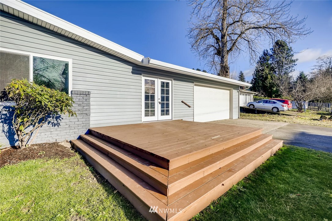 12710 64th Avenue South Seattle, WA 98178 - Photo 11 of 19 Gallery Image 11