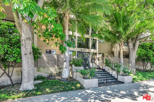 $1,050,000 | 4477 Woodman Avenue, Unit 305, Sherman Oaks, CA 91423