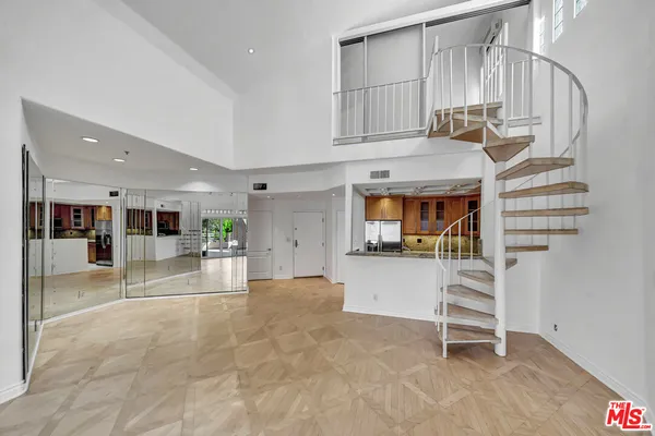 $1,050,000 | 4477 Woodman Avenue, Unit 305, Sherman Oaks, CA 91423