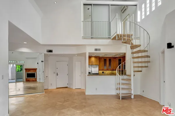 $1,050,000 | 4477 Woodman Avenue, Unit 305, Sherman Oaks, CA 91423