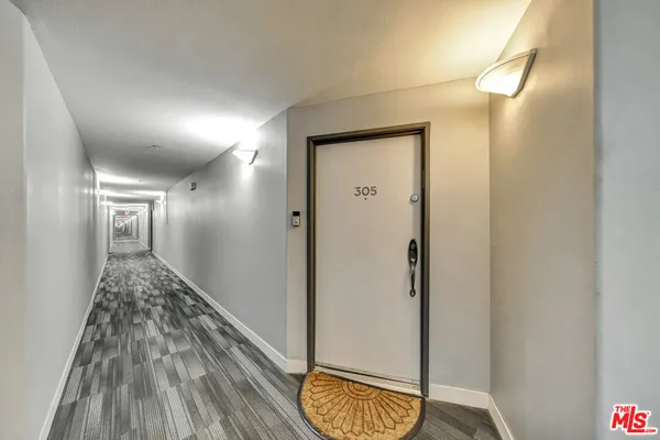 $1,050,000 | 4477 Woodman Avenue, Unit 305, Sherman Oaks, CA 91423